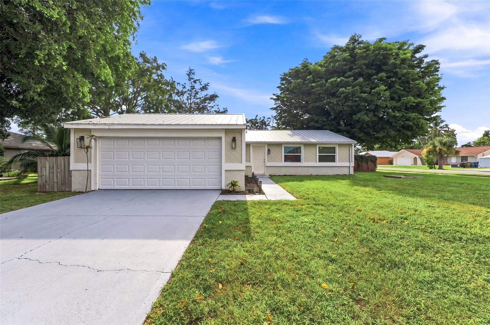 View details of listing 17368 LEBANON RD FORT MYERS with MLS# TB8554711